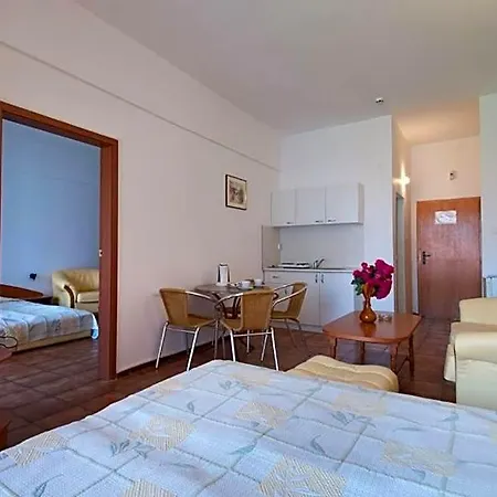 Hotel Regina 3*