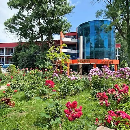 Regina Hotel 3*